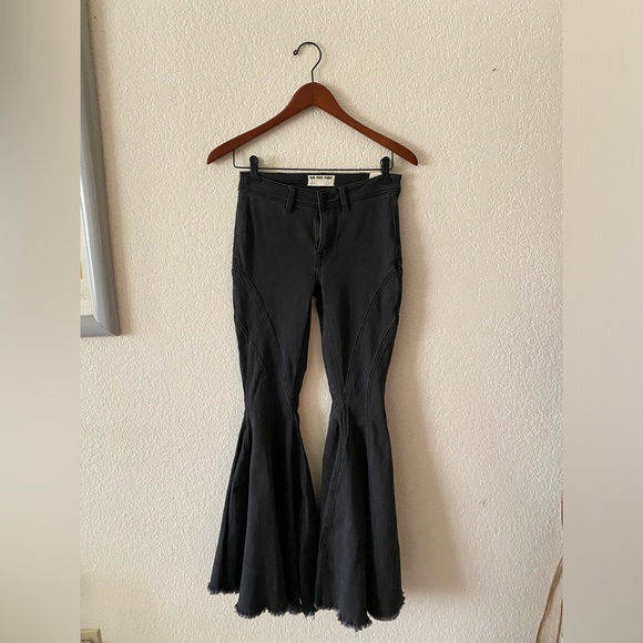 We the Free - Twirl On Mid-Rise Crop Flare Jeans - Picture 4 of 11